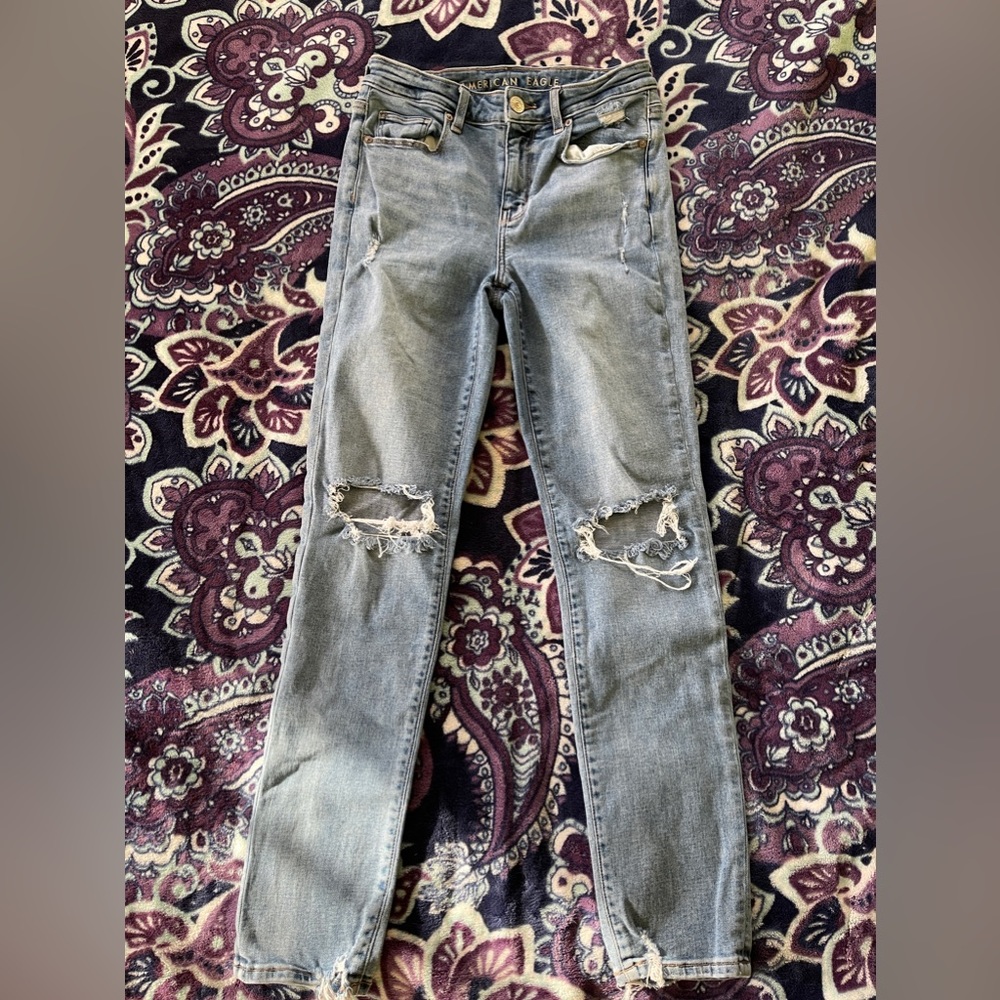 AE Outfitters NWOT Distressed Hi-Rise Skinny Jeans